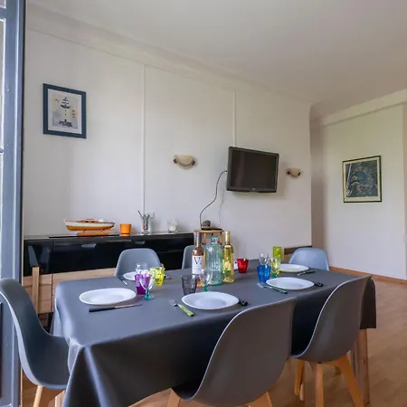 Durandal By Interhome شقة